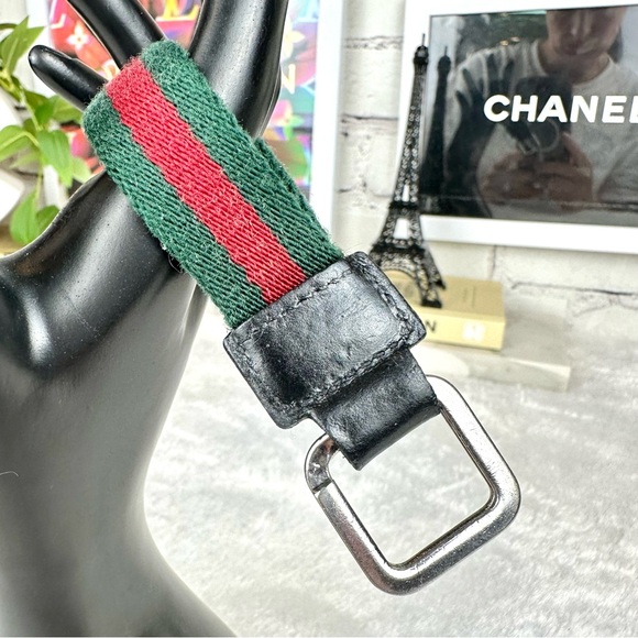 Gucci Sherry Line Red and Green Keychain Key Holder or Bag Charm - Picture 2 of 5